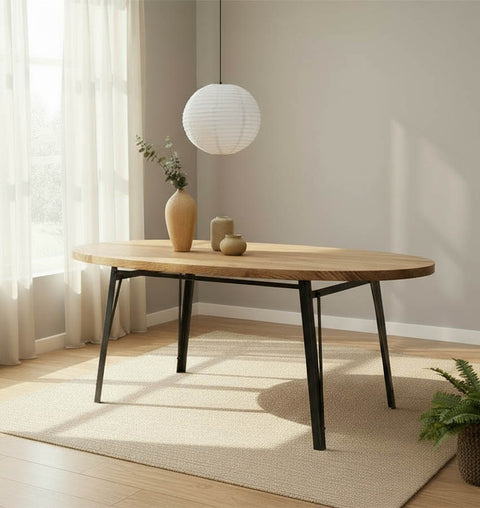 Aura dining table